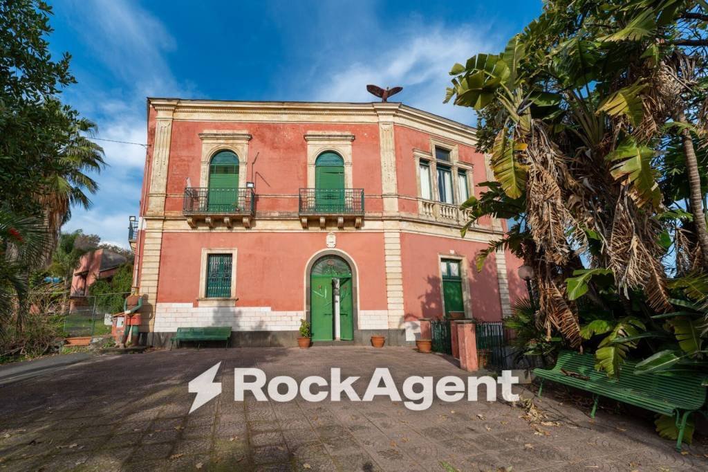 Giarre, Sicily, Italy 4 - 18555934