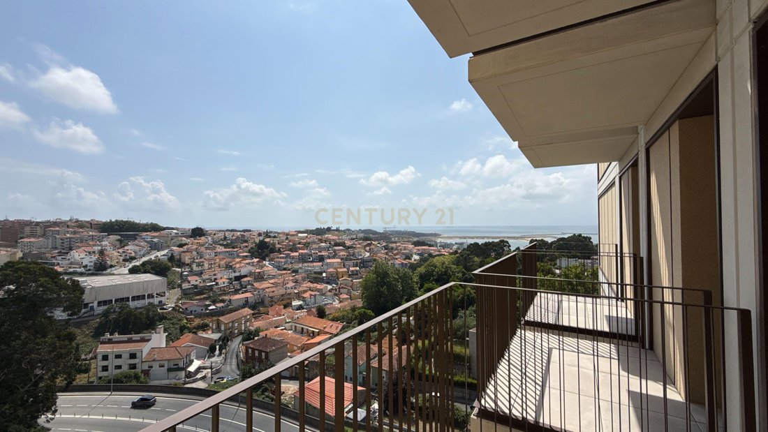 Apartment in Santa Marinha e Sao Pedro da Afurada, Porto District, Portugal 3 - 18555852