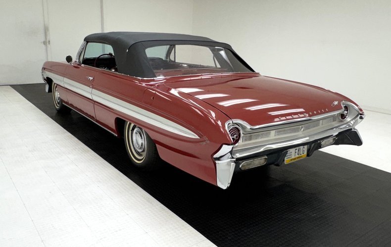 Cabriolet in Morgantown, United States 5 - 18555491