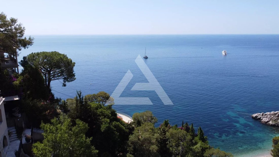 Estate in Èze, Provence-Alpes-Côte d'Azur, France 4 - 18555950