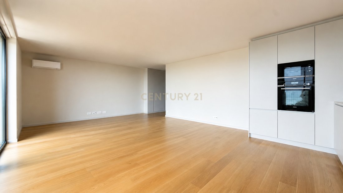 Apartment in Santa Marinha e Sao Pedro da Afurada, Porto District, Portugal 2 - 18555852