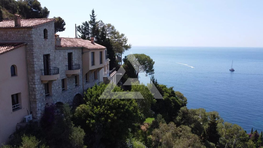 Estate in Èze, Provence-Alpes-Côte d'Azur, France 3 - 18555950