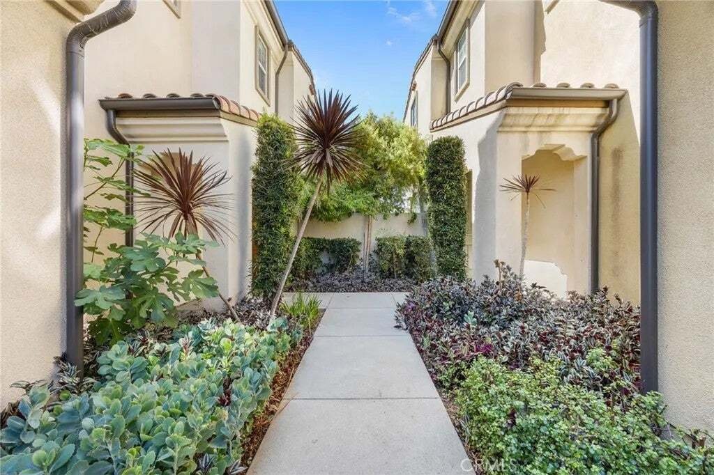 Condo in San Gabriel, California, United States 1 - 18555353