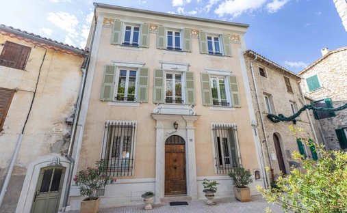 Haus in La Roquette-sur-Var, Provence-Alpes-Côte d'Azur, Frankreich 1