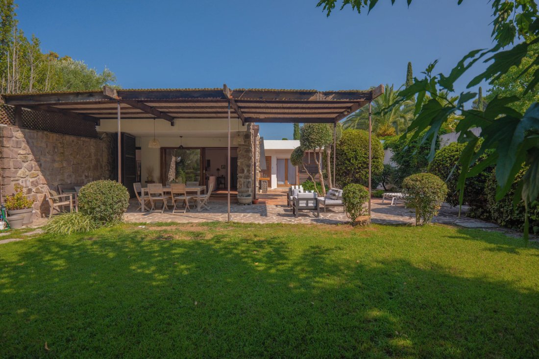 Villa in Grimaud, Provence-Alpes-Côte d'Azur, France 1 - 18526618