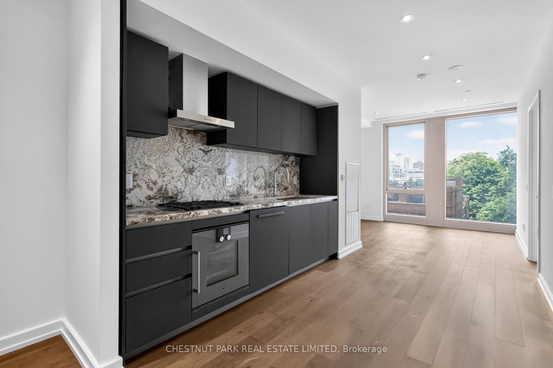 Apartment in Toronto, Ontario, Canada 4 - 18349899
