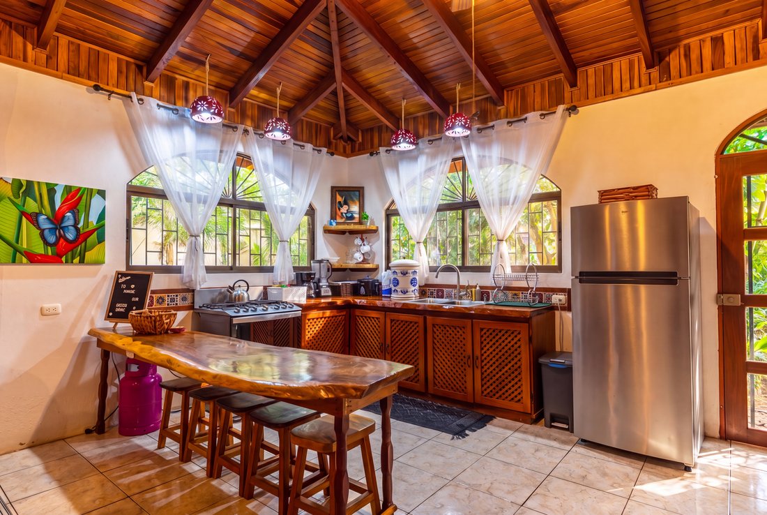House in Hone Creek, Limón Province, Costa Rica 4 - 18556064