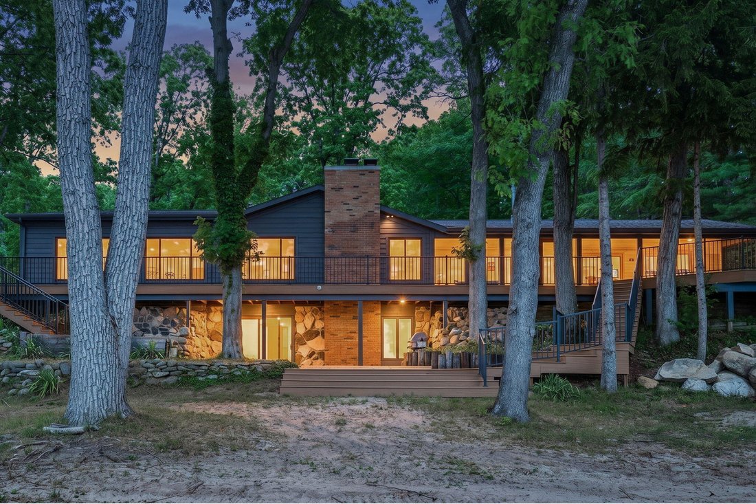 House in Edwardsburg, Michigan, United States 1 - 18556033