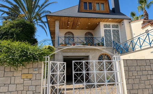 Villa in Yatova, Valencian Community, Spain 1
