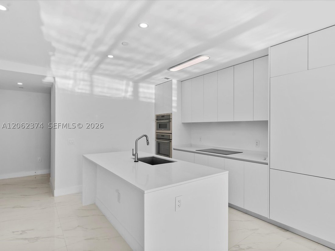 Condo in Miami, Florida, United States 3 - 18556016