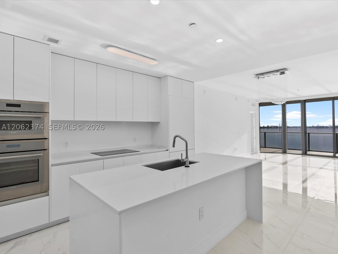 Condo in Miami, Florida, United States 1 - 18556016