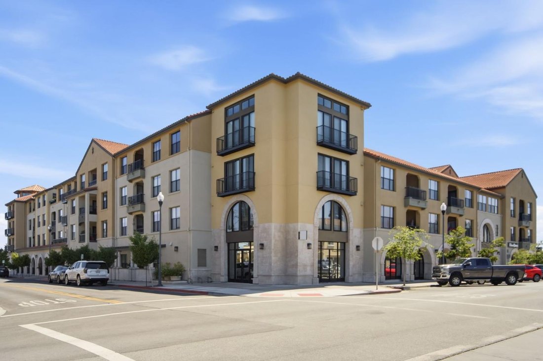 Condo in San Carlos, California, United States 2 - 18556039