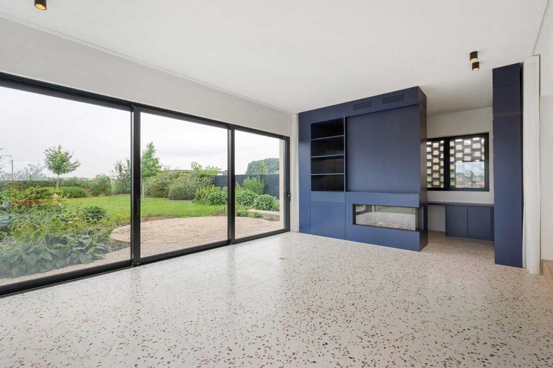 Villa in Sint-Pieters-Leeuw, Flanders, Belgium 2 - 18556017