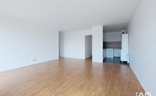 Apartment in La Fontaine-Parc des Sceaux-Croix de Berny-Centre Ville, Antony, France 1