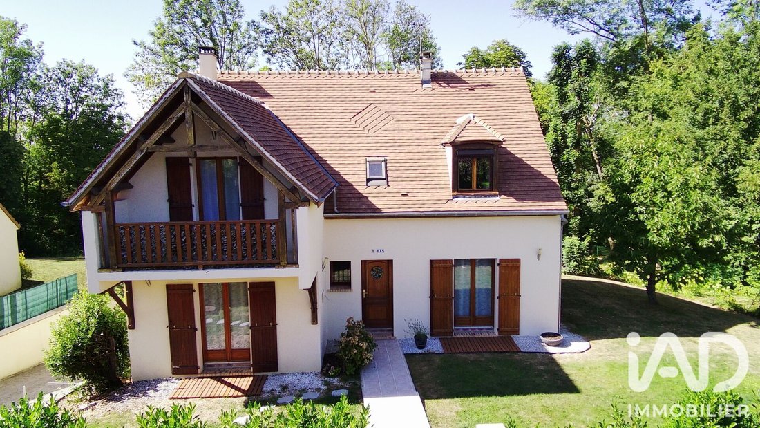 House in Conde-Sainte-Libiaire, Ile-de-France, France 1 - 18559921