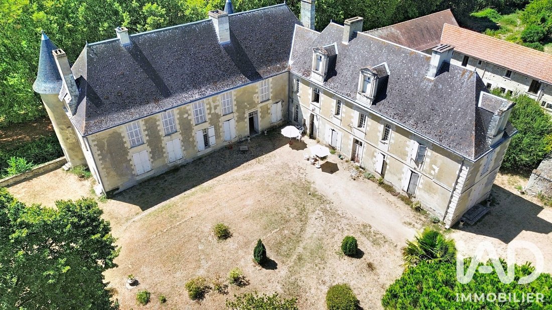 House in Saint-Genest-d'Ambière, Nouvelle-Aquitaine, France 4 - 18559993