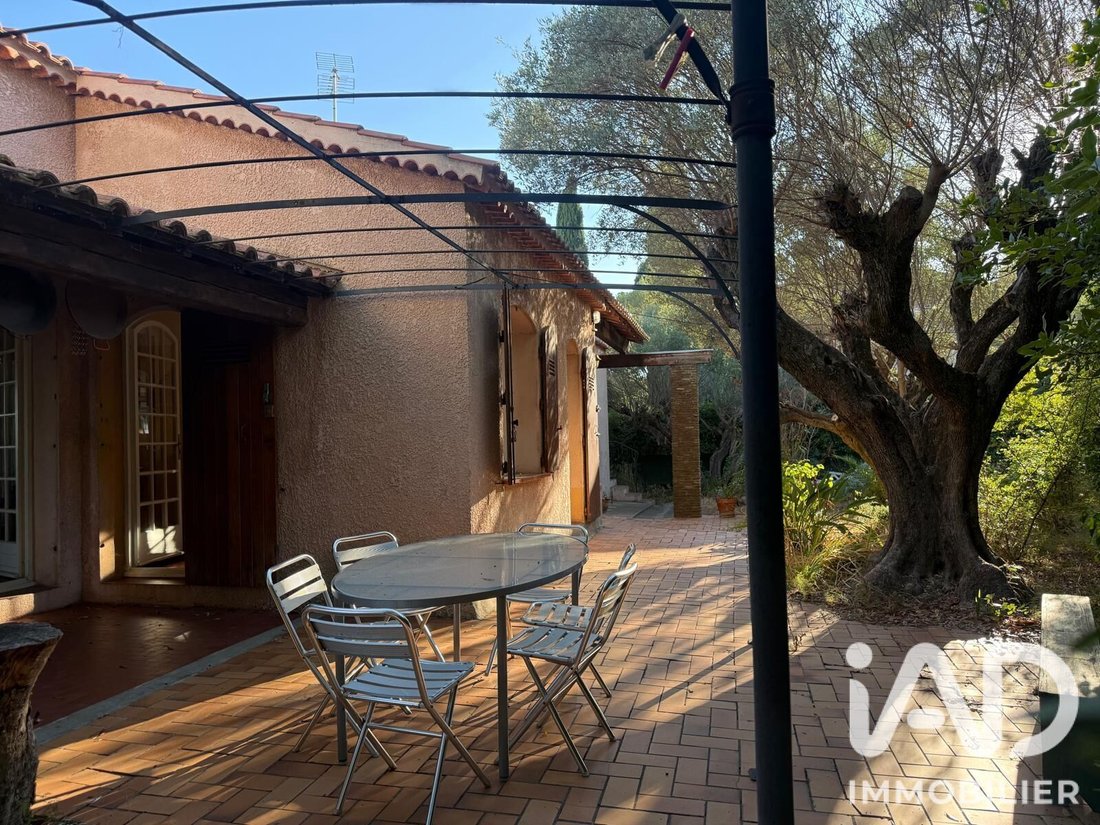 House in Trois Quartiers-Siblas, Toulon, France 1 - 18559983
