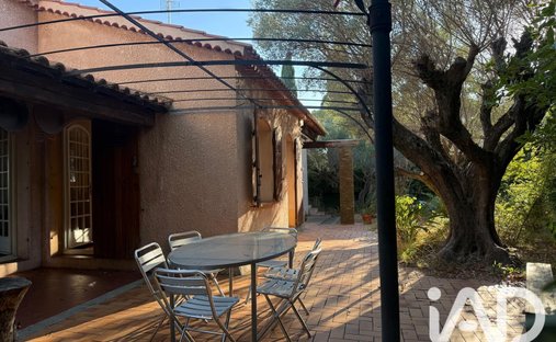 House in Trois Quartiers-Siblas, Toulon, France 1