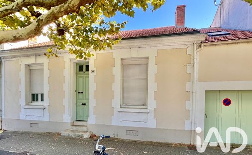 House in Le Genette, La Rochelle, France 1