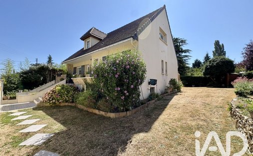 House in Villiers-Adam, Ile-de-France, France 1