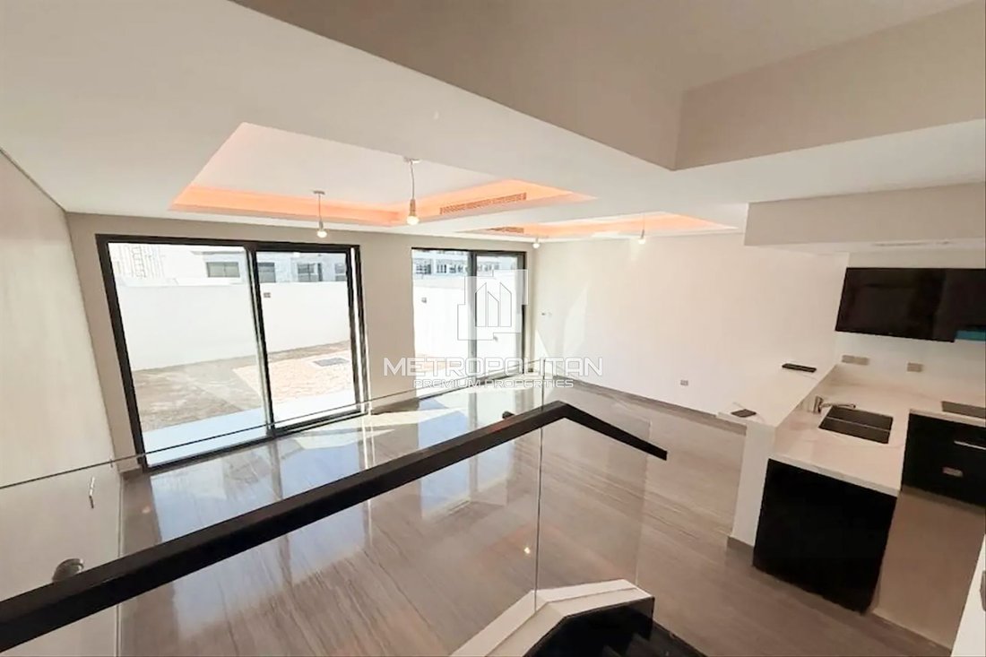 Townhouse in Damac Hills, Dubai, United Arab Emirates 2 - 17873748