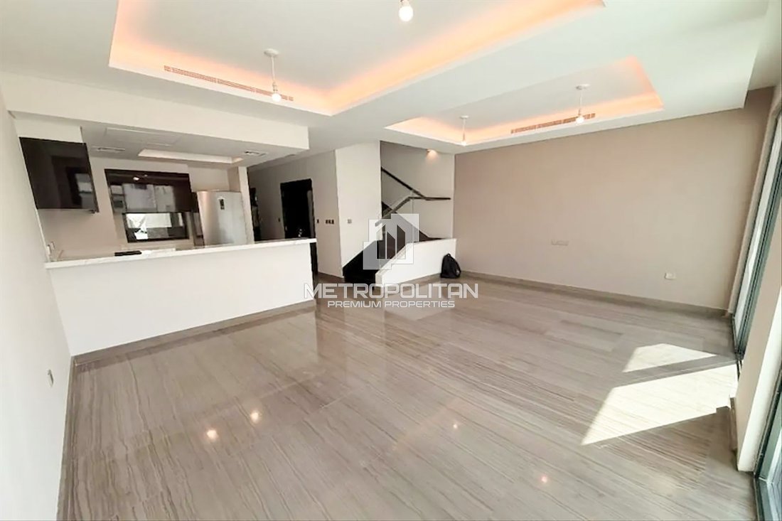 Townhouse in Damac Hills, Dubai, United Arab Emirates 1 - 17873748
