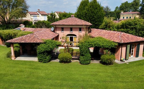 Villa in Bogogno, Piemont, Italien 1