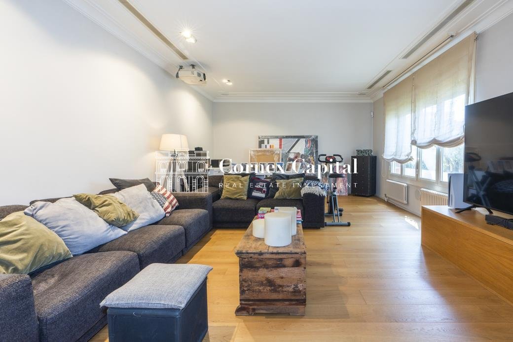 Apartment in Sarrià-Sant Gervasi, Barcelona, Spain 1 - 18558033