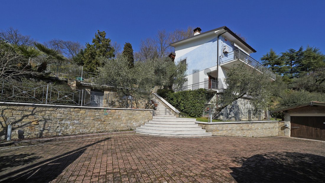 House in Salo, Lombardy, Italy 3 - 18563485