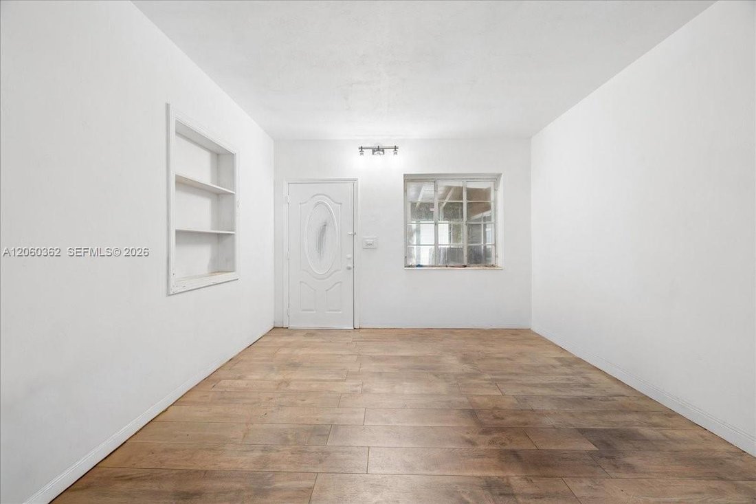 Miami, Florida, United States 5 - 18563085