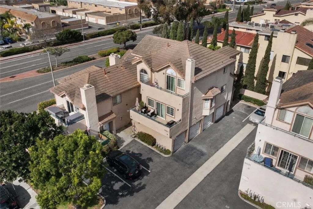 Huntington Beach, California, United States 2 - 18559414