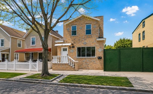 House in New York, New York, United States 1