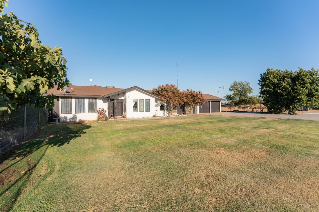 House in Cutler, California, United States 2 - 18562669