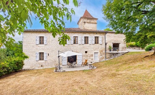 House in Castelnau-de-Montmiral, Occitania, France 1