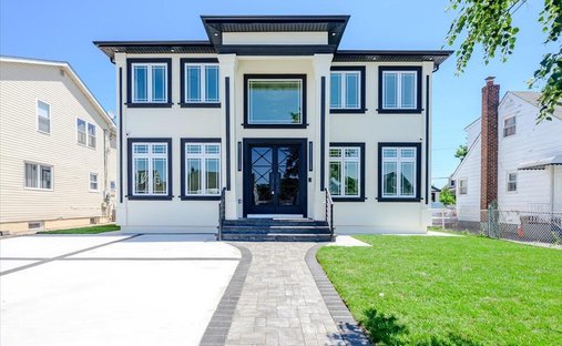 House in Elmont, New York, United States 1