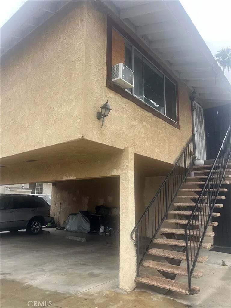 Los Angeles, California, United States 5 - 18562331