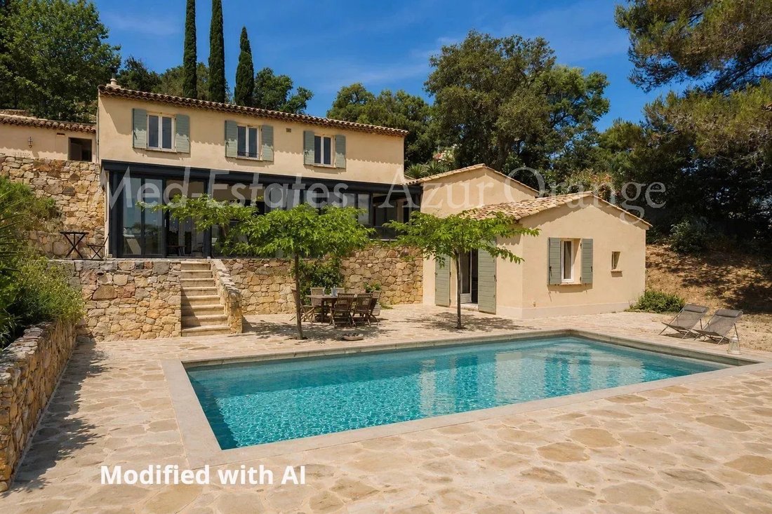 Villa in Grimaud, Provence-Alpes-Côte d'Azur, France 1 - 18260640