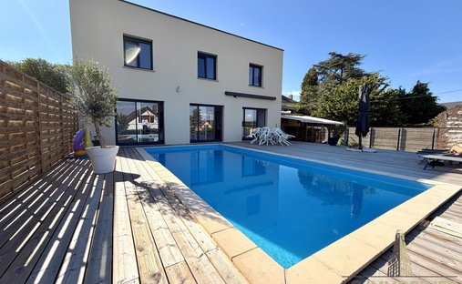 House in Bougainville, Hauts-de-France, France 1
