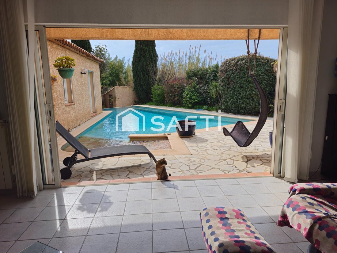 House in La Londe-les-Maures, Provence-Alpes-Côte d'Azur, France 2 - 18566748