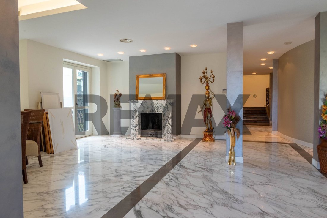 Villa in Arona, Piedmont, Italy 3 - 18564009