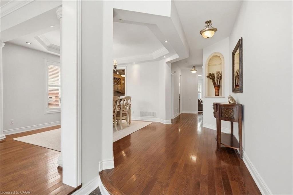 House in Oakville, Ontario, Canada 5 - 18558890