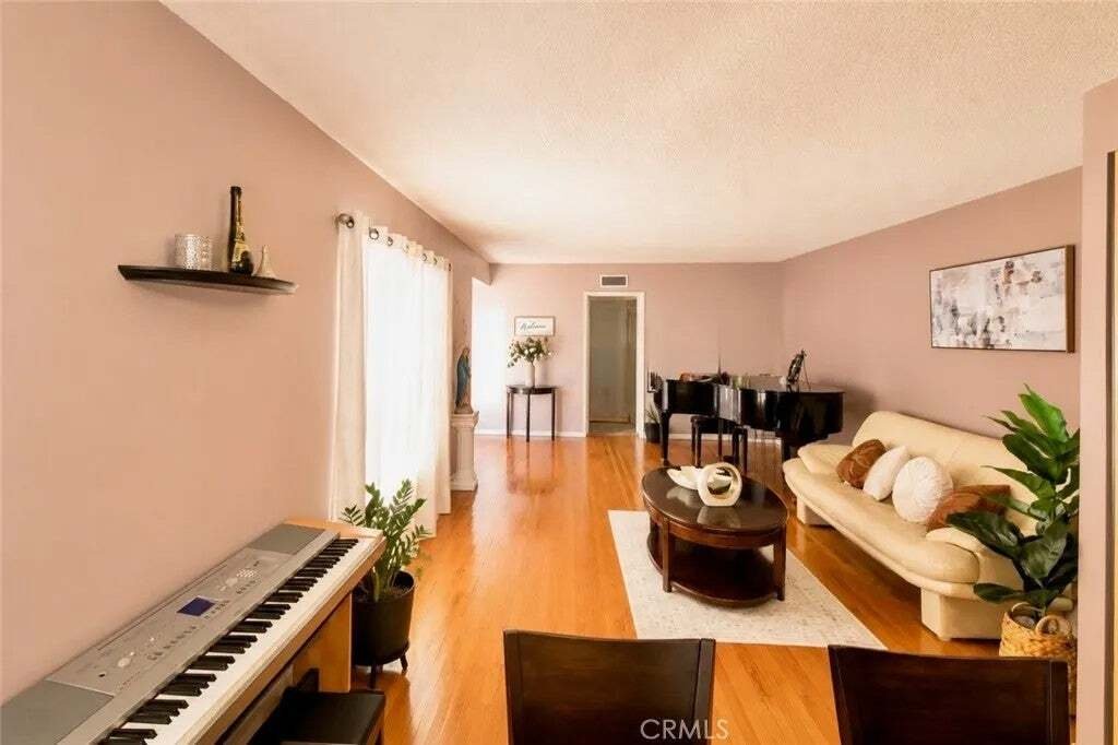 House in Westminster, California, United States 5 - 18565184