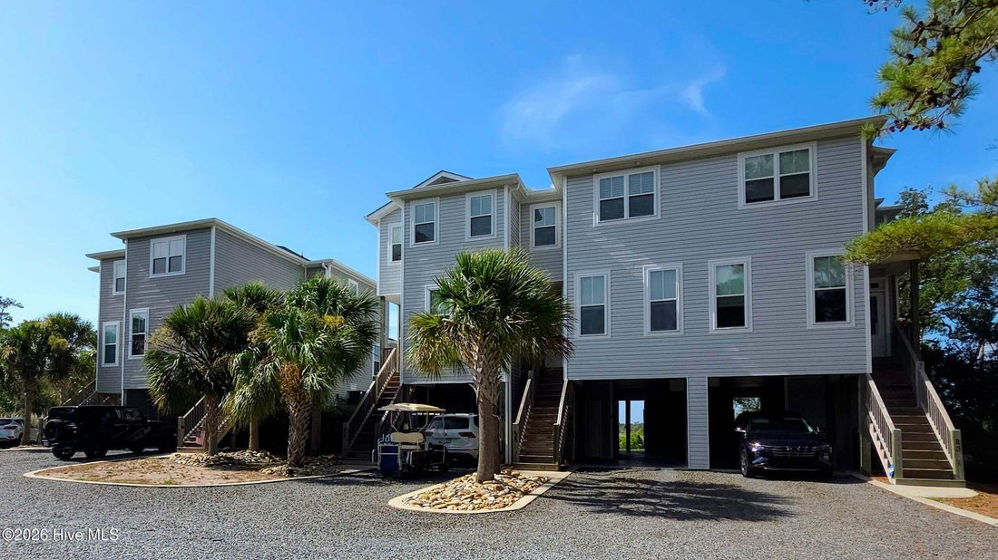 Townhouse in Caswell Beach, North Carolina, United States 1 - 18562113