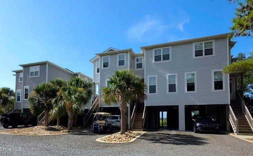 House in Caswell Beach, North Carolina, United States 1