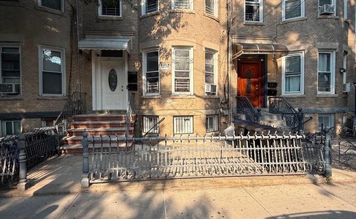 Land in New York, New York, United States 1