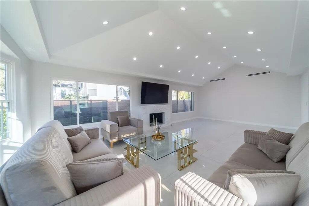 House in Burbank, California, United States 1 - 18562434