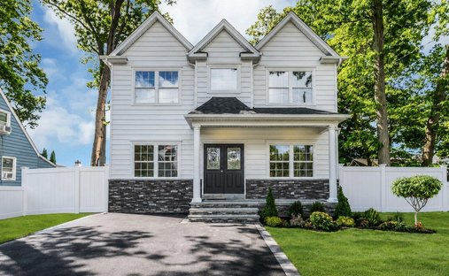House in Massapequa, New York, United States 1
