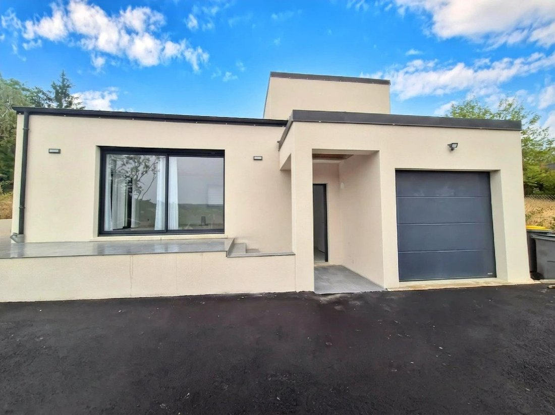 House in Aulnay-sur-Mauldre, Ile-de-France, France 2 - 18566725