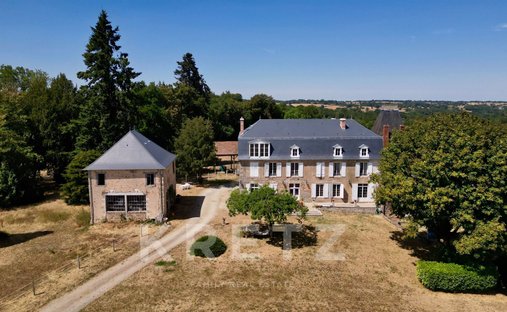 Estate in Aigurande, Centre-Val de Loire, France 1