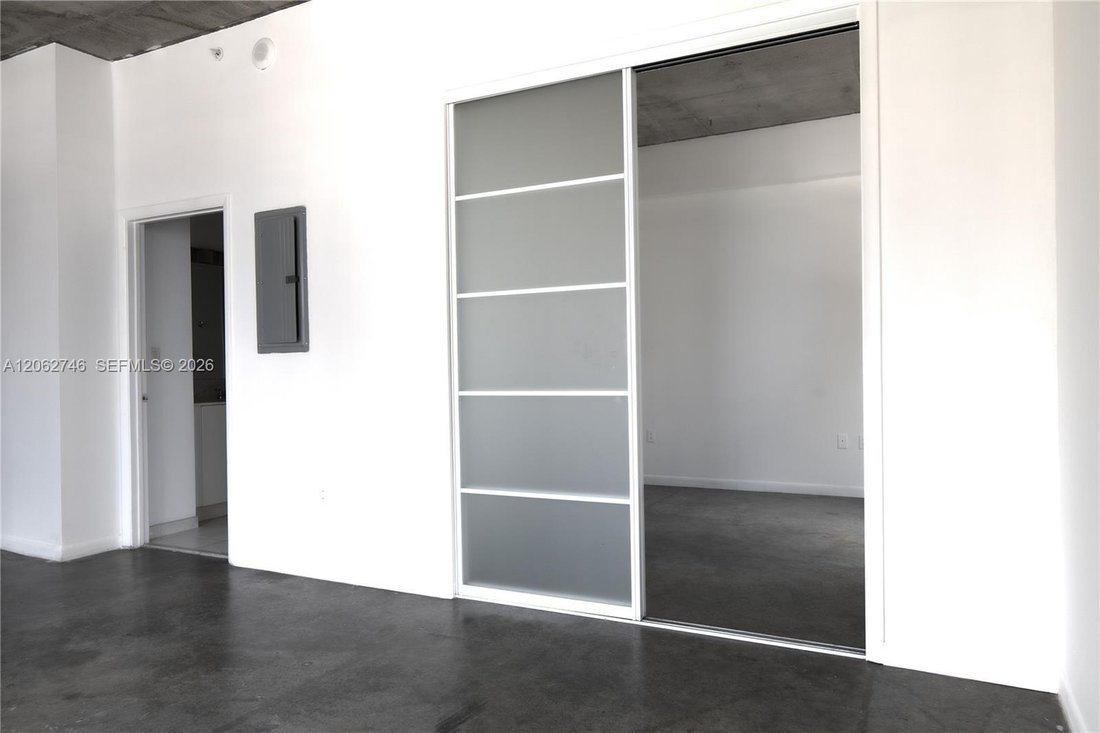 Condo in Miami, Florida, United States 4 - 18563081